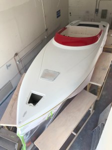 boat painting, donzi, custom, fiberglass, red, white. awlgrip